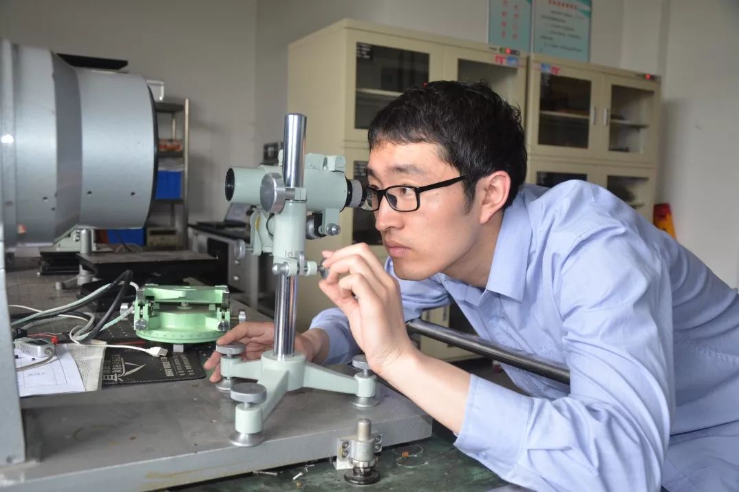 【兵裝青年標兵①】華中光電楊龍:一個“精密”的90后