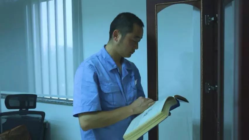 【兵裝青年標兵②】建設工業:“熊孩子”的名品設計夢