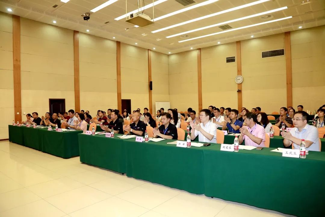 非聽不可!能工巧匠的“嘴上功夫”—— 兵器裝備集團舉行第三屆高技能人才論壇