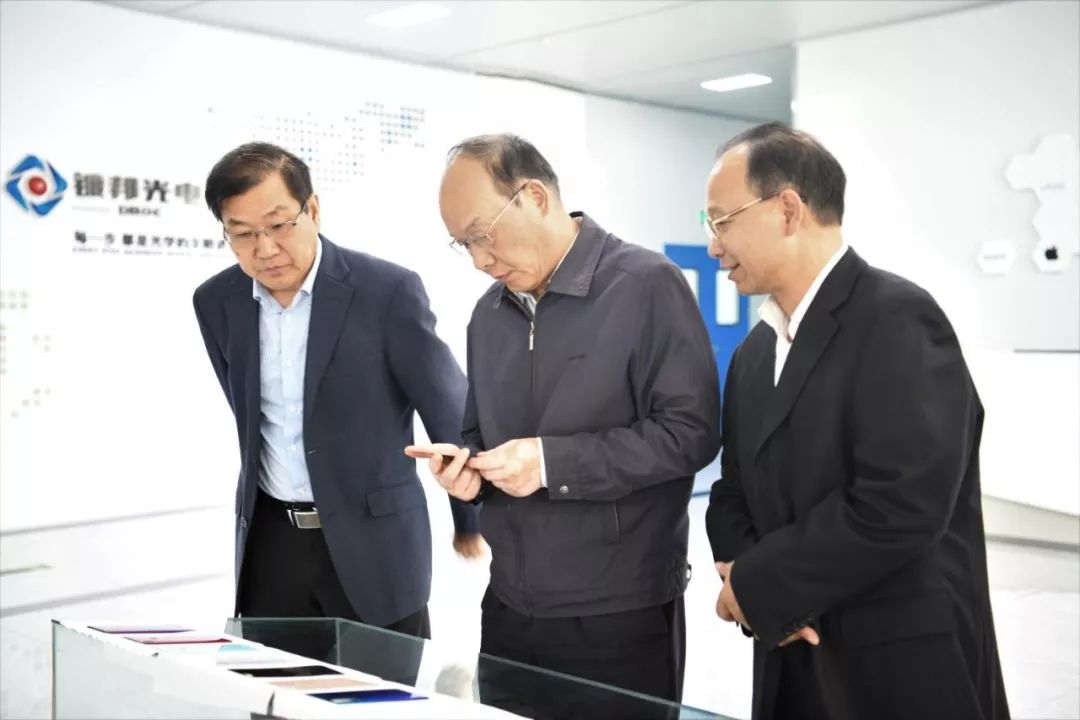 向經營產品轉變 向經營品牌轉變——徐平調研中光學集團