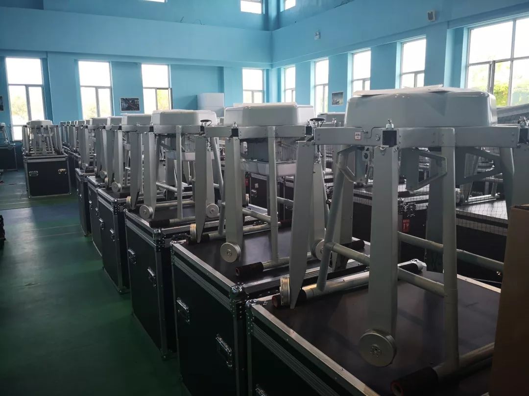 實(shí)力跨界，瞧瞧他們的機(jī)器人家族