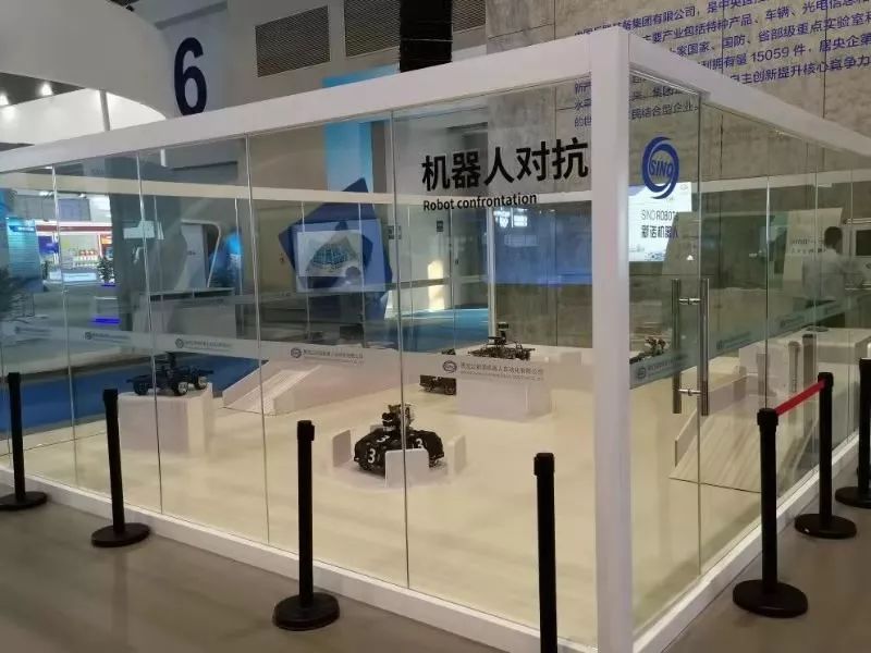 實(shí)力跨界，瞧瞧他們的機(jī)器人家族